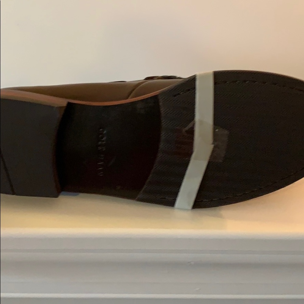 Shoes - Picture 5 of 6